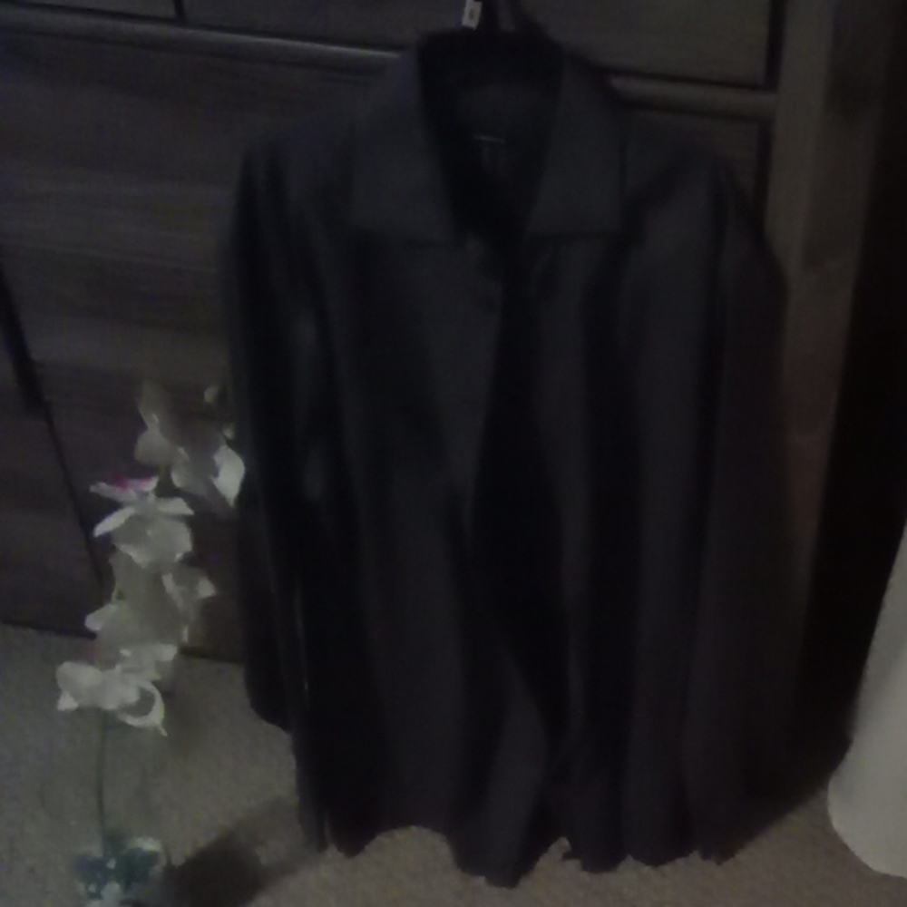 Claiborne Men's dark gray button down shirt